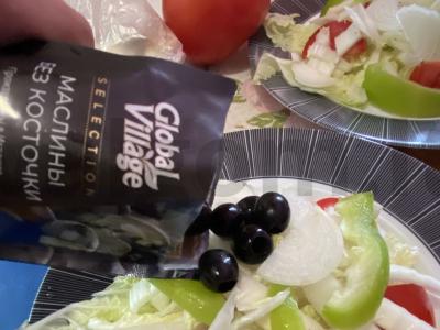 Graikiškas salotas su Pekino kopūstu ant mačoni pagrindo Žingsnis 4