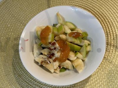 Vaisių asorti „Svaja“ su persikų džemu pagrindine nuotrauka