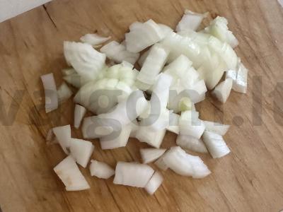 Grybai su sūriu ir grietinėlės padažu keptuvėje Žingsnis 1