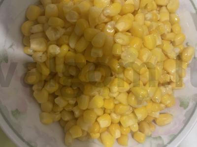 Salotos su kukurūzais ir rūkytomis vištienos krūtinėlėmis Žingsnis 2