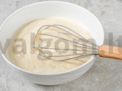 Purūs blynai su kefyru ir kiaušiniais Žingsnis 2