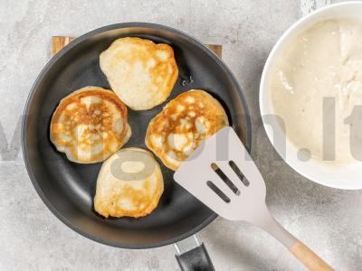 Purūs blynai su kefyru ir kiaušiniais Žingsnis 3