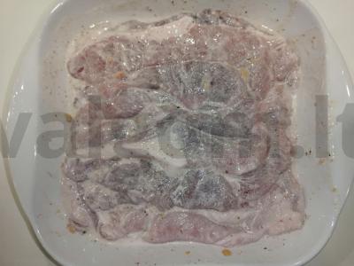 Kiauliena grietinėje su abrikosų džemu Žingsnis 1