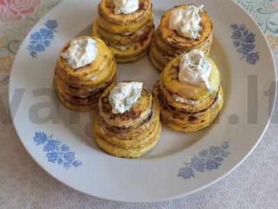 Kepti cukinijos su česnaku ir majonezu „Piramidės“ Žingsnis 9