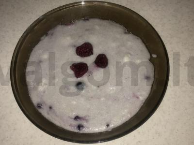 Manų košė su sublimuotomis uogomis pagrindine nuotrauka