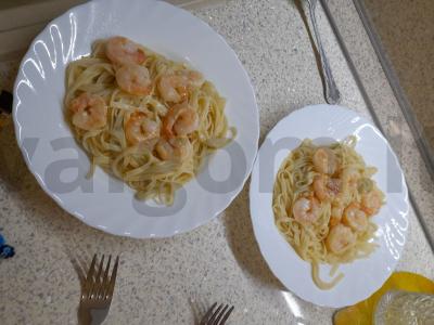Pasta su krevetėmis grietinėlės padaže pagrindine nuotrauka