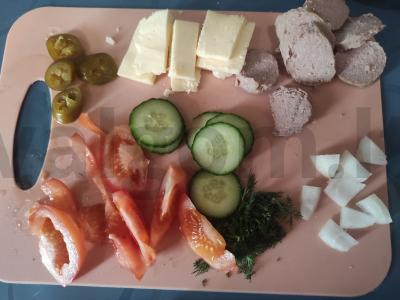 Tortilija su dešrelėmis ir jalapeño Žingsnis 1