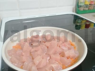 Rudųjų ryžių plovas su vištiena Žingsnis 3