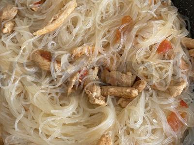 Funchosa su čili pipirais pagrindine nuotrauka