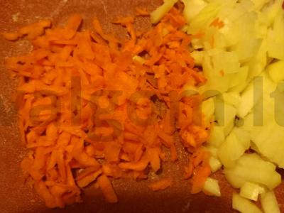 Kiaulienos guliašas su pienu Žingsnis 2