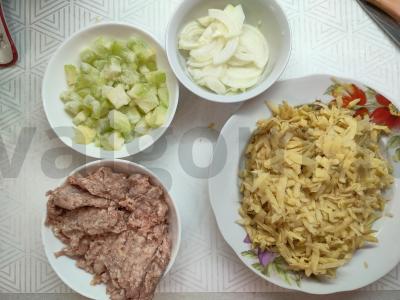 Faršinė, bulvių ir cukinijų apkepas Žingsnis 1