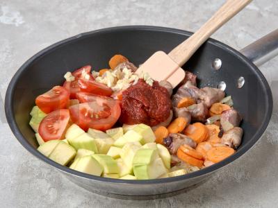 Daržovių troškinys su vištienos širdelėmis Žingsnis 2