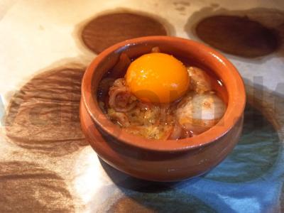 Bulguras su kiaušiniu ir marinuotais svogūnais puode Žingsnis 2