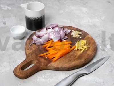 Daržovių troškinys su imbiero šaknimi Žingsnis 1