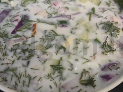 Okroška su kalakutienos kumpiu pagrindine nuotrauka