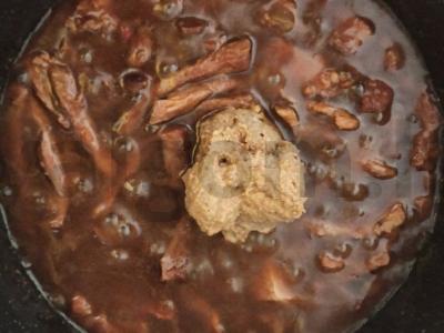 Namų spageti su veršiena, žiediniais kopūstais ir grybais Žingsnis 2