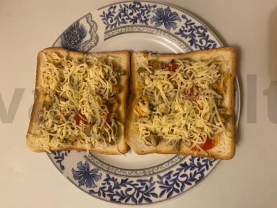 Sūrio sumuštiniai su triušiena ir daržovių įdaru pagrindine nuotrauka