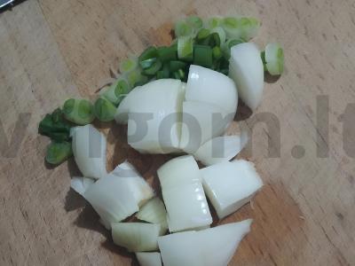 Troškinta kiauliena lėtoje viryklėje Žingsnis 1