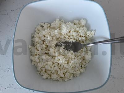 Varškėčiai iš kvietinių miltų su cukrumi Žingsnis 1