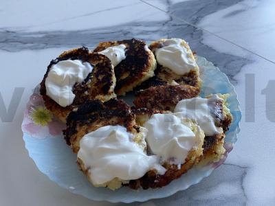 Varškėčiai iš kvietinių miltų su cukrumi pagrindine nuotrauka