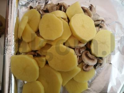 Bulvės su grybais ant anglių Žingsnis 4