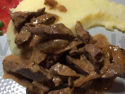 Veršienos kepenėlių stroganovas pagrindine nuotrauka