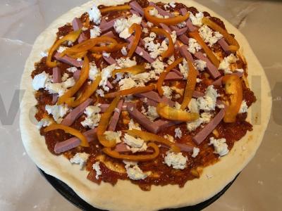 Pica su dešrelėmis ir daržovėmis Žingsnis 4