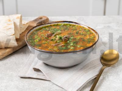 Klasikinis kharcho sriuba iš jautienos pagrindine nuotrauka