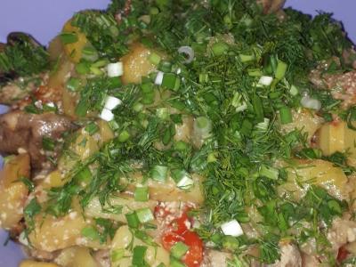 Vištienos sparneliai su daržovėmis ir grybais, kepti po folija „Laižysim pirštus“ pagrindine nuotrauka