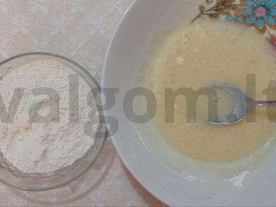 Vanilinis keksiukas su vyšniomis Žingsnis 2