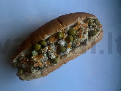 Kumpio dešrelė su kalakutiena, daržovėmis ir žolelėmis pagrindine nuotrauka