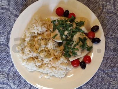 Virti kalmarai su padažu ir rudaisiais ryžiais pagrindine nuotrauka