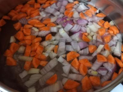 Šči su fermos mėsos kukuliais Žingsnis 1