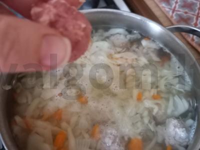 Šči su fermos mėsos kukuliais Žingsnis 3