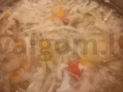 Šči su fermos mėsos kukuliais pagrindine nuotrauka