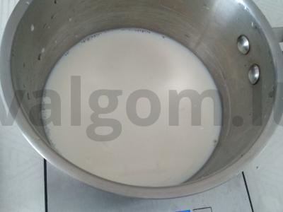 Obuolių ir serbentų pyragas Žingsnis 1