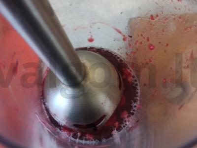 Gaivus gėrimas su uogiene ir imbieru Žingsnis 2