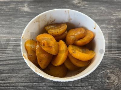 Tortas su abrikosais, pistacijomis ir lazdynų riešutais apelsinų sirupe Žingsnis 3