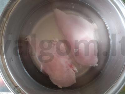 Sumuštinis su vištienos krūtinėle ir pomidorais Žingsnis 1