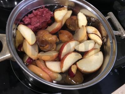 Obuolių, agrastų, abrikosų ir aviečių kompotas Žingsnis 2