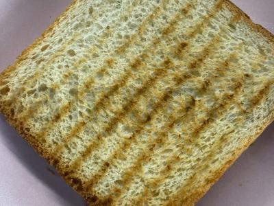 Tostai su kiaušinių skrambintu ir pomidorais Žingsnis 1