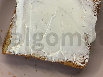 Tostai su kiaušinių skrambintu ir pomidorais Žingsnis 2