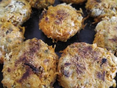 Saldžios morkų kotletai pagrindine nuotrauka