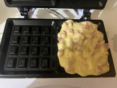 Krisčios ir purios vaflės su Vienos dešrelėmis vaflinėje Žingsnis 3