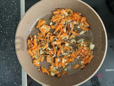 Kopūstų sriuba su baltaisiais pupelėmis ir daržovėmis Žingsnis 3