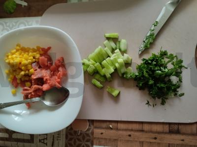 Aštrus žuvies salotas su cukinija ir kalendra Žingsnis 2