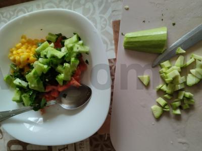 Aštrus žuvies salotas su cukinija ir kalendra Žingsnis 3