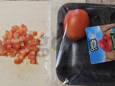 Švelnus omletas su pomidorais, sūriu ir žolelėmis Žingsnis 2