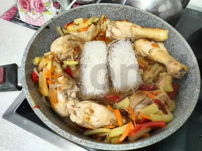 Funchosa su troškinta vištiena ir daržovėmis Žingsnis 5