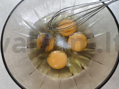 Kiaušiniai su bekonu ir sūriu Žingsnis 2